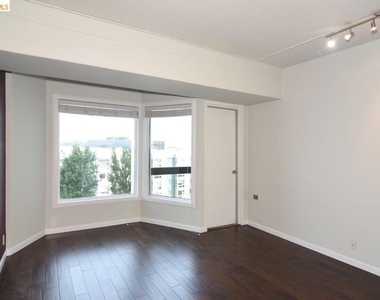6363 Christie Ave - Photo Thumbnail 4