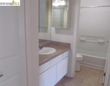 4740 Appian Way - Photo Thumbnail 8