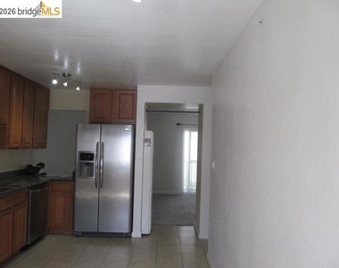 4740 Appian Way - Photo Thumbnail 6