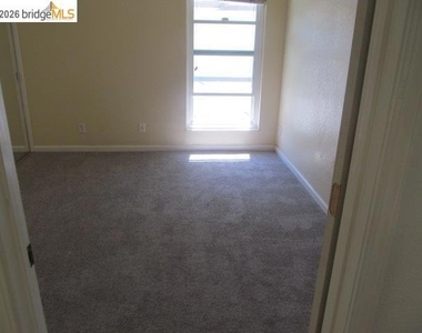 4740 Appian Way - Photo Thumbnail 11