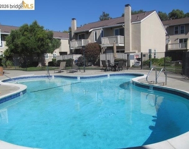 4740 Appian Way - Photo Thumbnail 19
