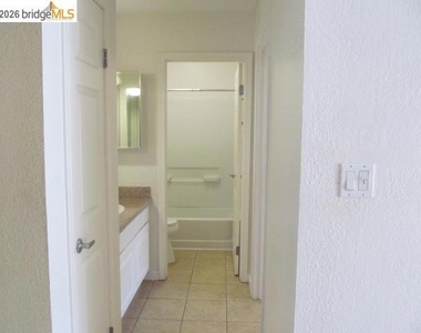 4740 Appian Way - Photo Thumbnail 7