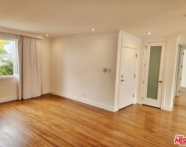 136 San Vicente Blvd - Photo Thumbnail 9