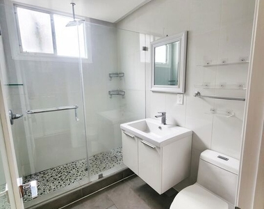136 San Vicente Blvd - Photo Thumbnail 8