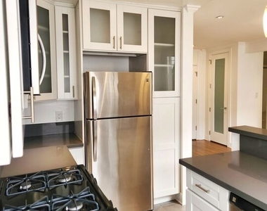 136 San Vicente Blvd - Photo Thumbnail 4