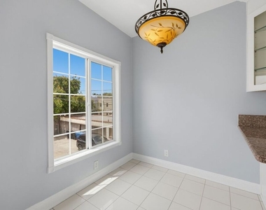 437 N Genesee Avenue - Photo Thumbnail 7