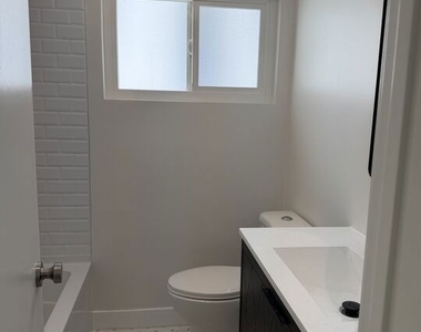 213 S Alexandria Avenue - Photo Thumbnail 16