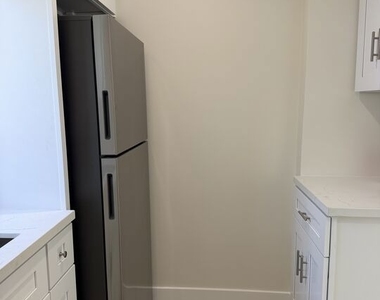 213 S Alexandria Avenue - Photo Thumbnail 10