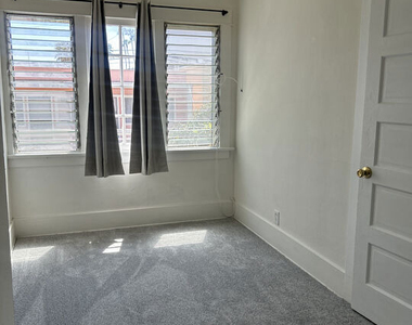 1042 2nd Street - Photo Thumbnail 5