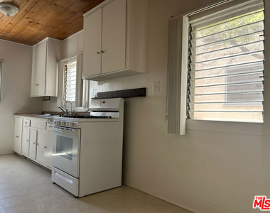 1042 2nd Street - Photo Thumbnail 19