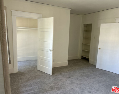 1042 2nd Street - Photo Thumbnail 12