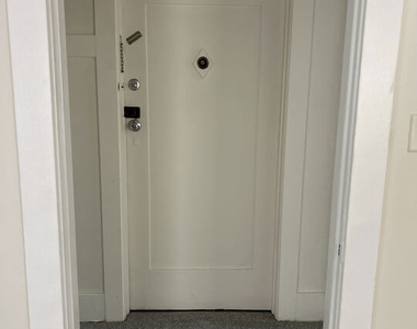 1042 2nd Street - Photo Thumbnail 4