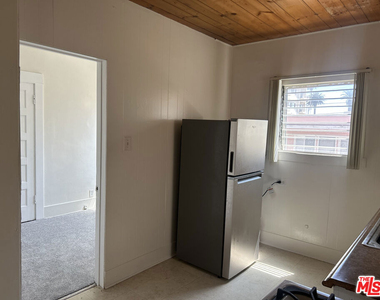 1042 2nd Street - Photo Thumbnail 20