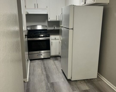 10540 Balboa Boulevard - Photo Thumbnail 9