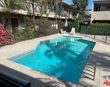 10540 Balboa Boulevard - Photo Thumbnail 4