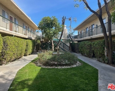 10540 Balboa Boulevard - Photo Thumbnail 6