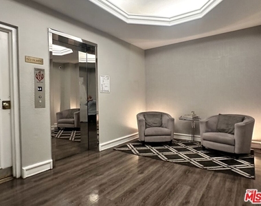 1131 Alta Loma Road - Photo Thumbnail 19