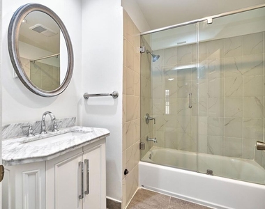 1120 S Plymouth Boulevard - Photo Thumbnail 21