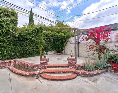 1120 S Plymouth Boulevard - Photo Thumbnail 26