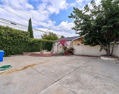 1120 S Plymouth Boulevard - Photo Thumbnail 30