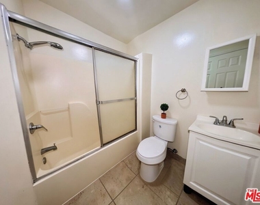 4343 W 4th Street - Photo Thumbnail 6