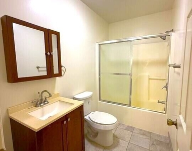 4343 W 4th Street - Photo Thumbnail 2
