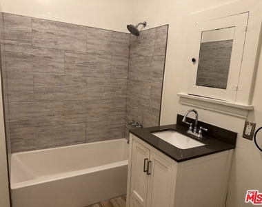 2122 6th Avenue - Photo Thumbnail 16