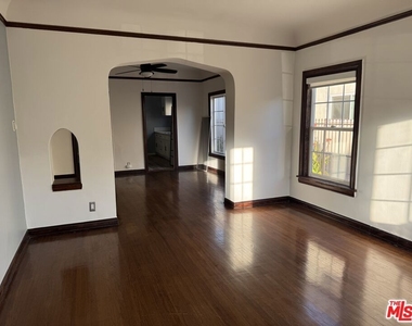 2122 6th Avenue - Photo Thumbnail 11