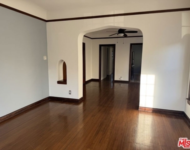 2122 6th Avenue - Photo Thumbnail 12
