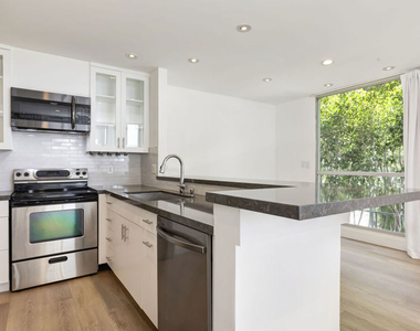 1100 Alta Loma - Photo Thumbnail 6