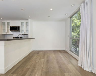 1100 Alta Loma - Photo Thumbnail 11