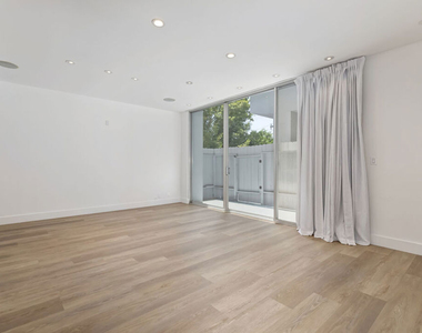 1100 Alta Loma - Photo Thumbnail 4