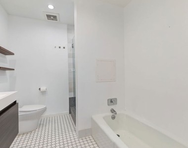 1100 Alta Loma - Photo Thumbnail 18