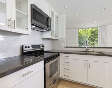 1100 Alta Loma - Photo Thumbnail 8