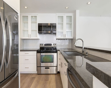 1100 Alta Loma - Photo Thumbnail 7