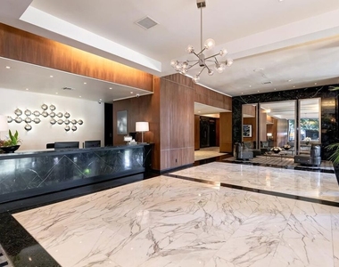 1100 Alta Loma - Photo Thumbnail 32