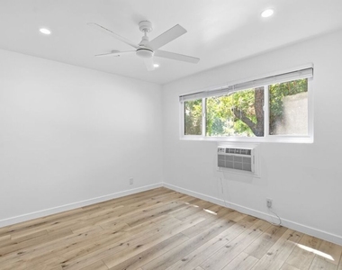 4916 Hazeltine Avenue - Photo Thumbnail 8
