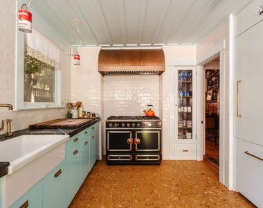 1951 Canyon Drive - Photo Thumbnail 10