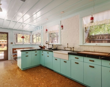 1951 Canyon Drive - Photo Thumbnail 9