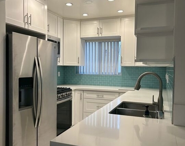 2452 Chelsea Place - Photo Thumbnail 3