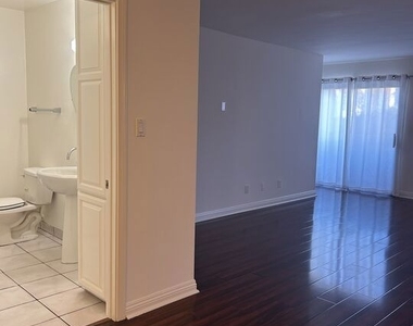 2452 Chelsea Place - Photo Thumbnail 5