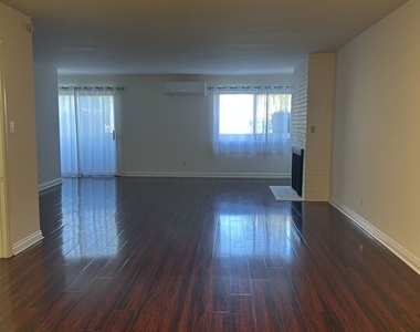 2452 Chelsea Place - Photo Thumbnail 7