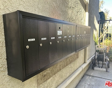 2452 Chelsea Place - Photo Thumbnail 16