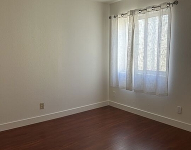 2452 Chelsea Place - Photo Thumbnail 14