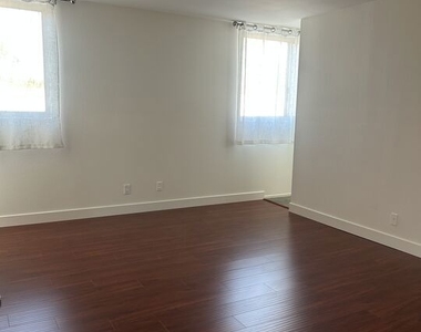 2452 Chelsea Place - Photo Thumbnail 12