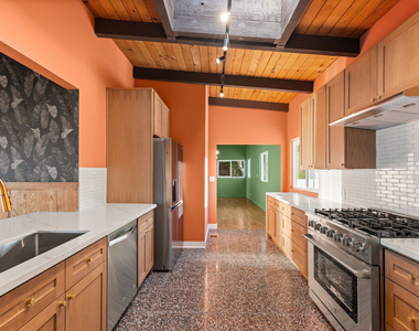 2065 Kew Drive - Photo Thumbnail 6