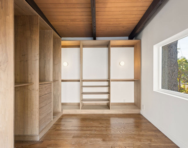 2065 Kew Drive - Photo Thumbnail 10
