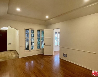 203 N Doheny Drive - Photo Thumbnail 5