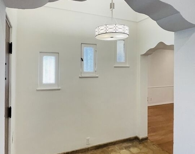 203 N Doheny Drive - Photo Thumbnail 3