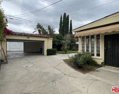 203 N Doheny Drive - Photo Thumbnail 23